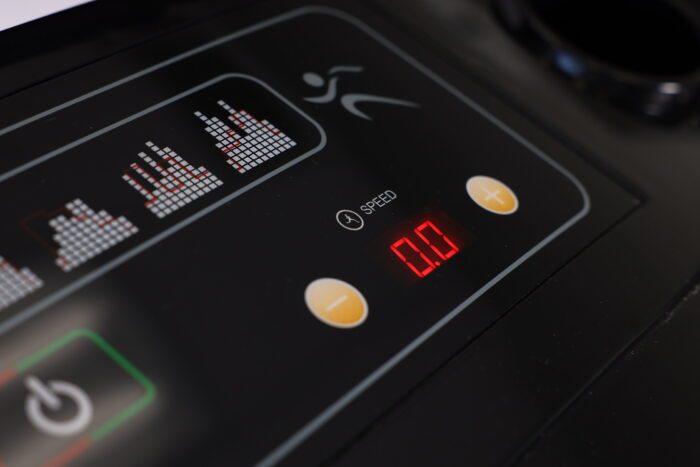 Treadmill control panel with speed at 0.0.